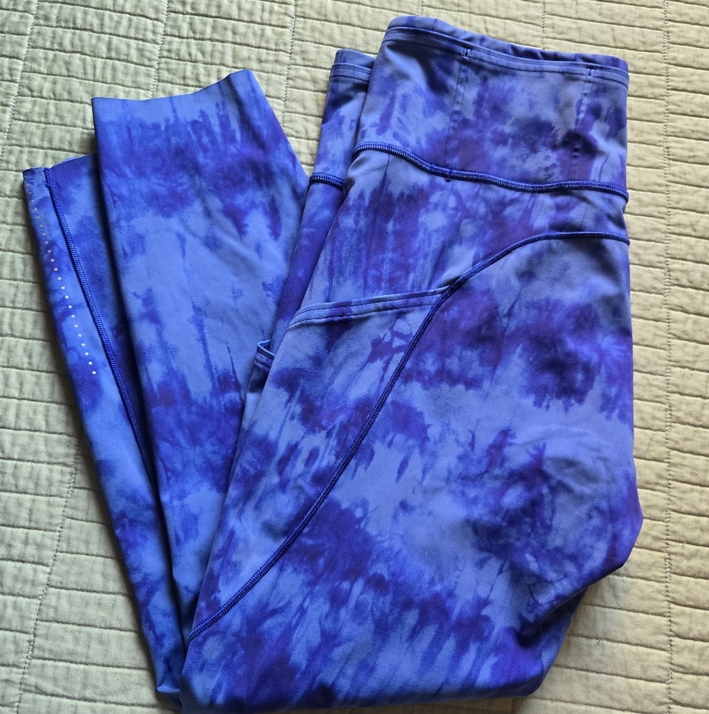 Lululemon Wunder Train High-Rise Tight Size 12 Blue and White Color